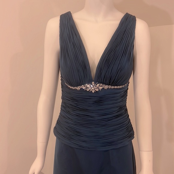 Bella Bridesmaid size tag size 16, street 10  teal iridescent chiffon- 3 pieces - Picture 6 of 9